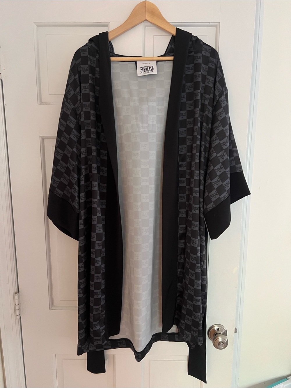 Everlast Black & Gray Hooded Boxing Robe